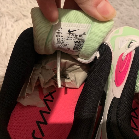 Brand new never worn Nike Air Max 200 sneakers in white green and pink - Picture 9 of 10